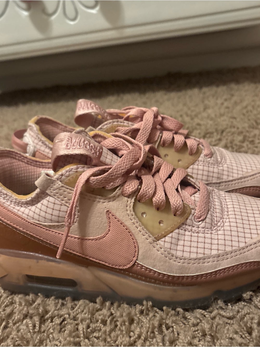 Nike woman’s Pink and pink Low-Top Sneakers Air Max 90’s